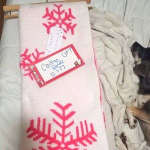 Nicole miller pink snowflake blanket